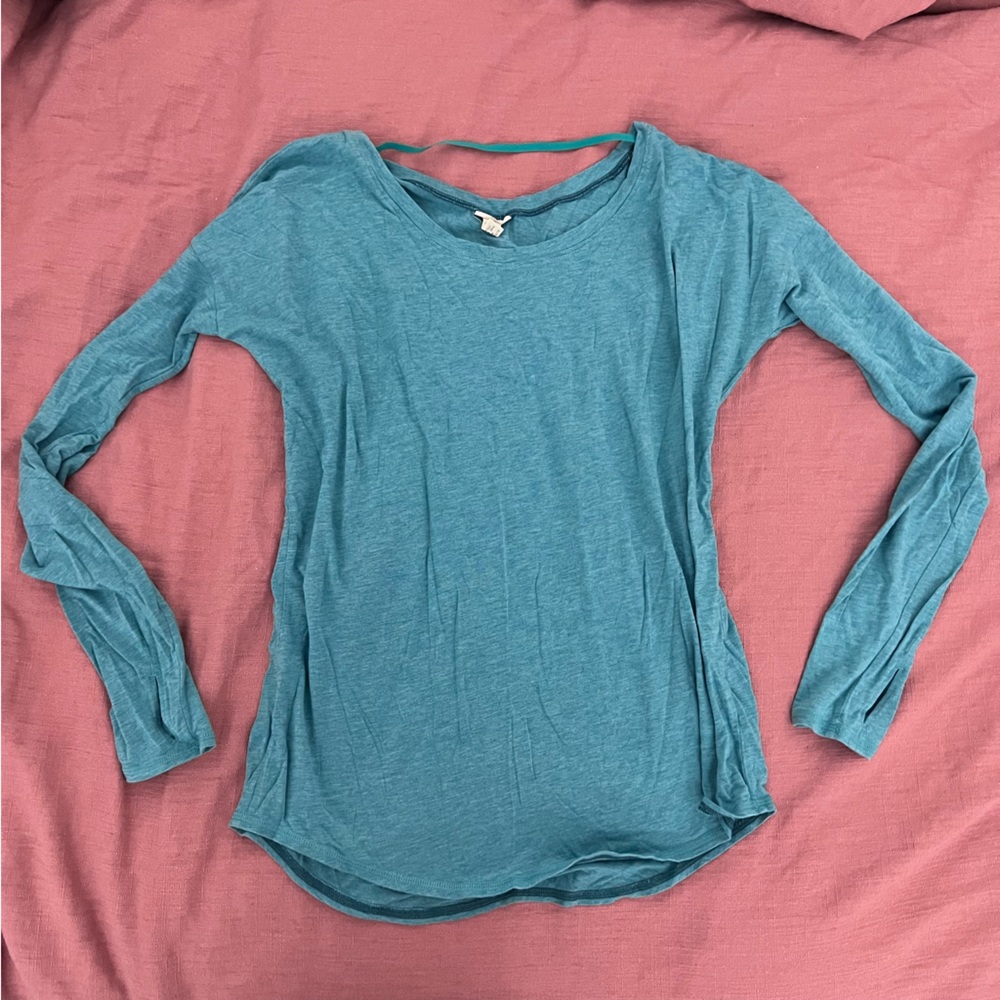 3/$30 Under Armour Seafoam Long Sleeve Top